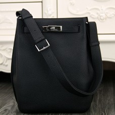 Replica Handbag Store So Kelly 22cm Bag In Black Leather
