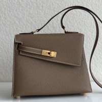 Replica Handbag Store Kelly En Desordre 20 Handmade Bag In Taupe Epsom Calfskin Replica Handbag Store Kelly En Desordre 20 Handmade Bag In Taupe Epsom Calfskin
